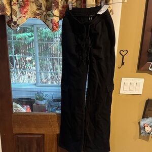 Forever 21 Women's Black Cargo Pants